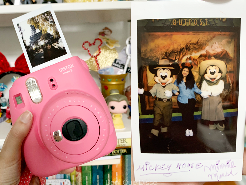 Minha Instax Mini 9 Rosa e foto autografada com o Mickey e a Minnie.
